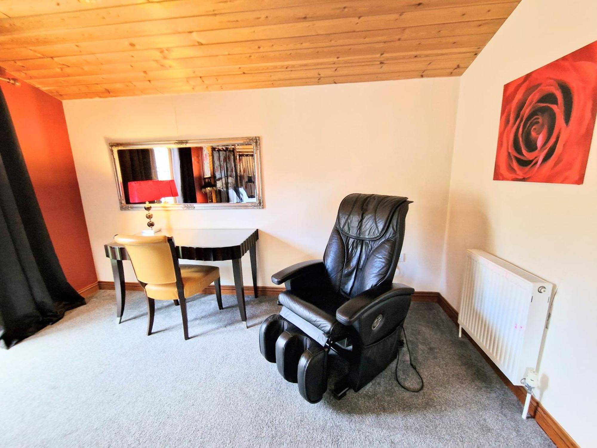 Lomond 4 With Private Hot Tub - Fife - Loch Leven - Lomond Hills Villa Kelty Exterior photo